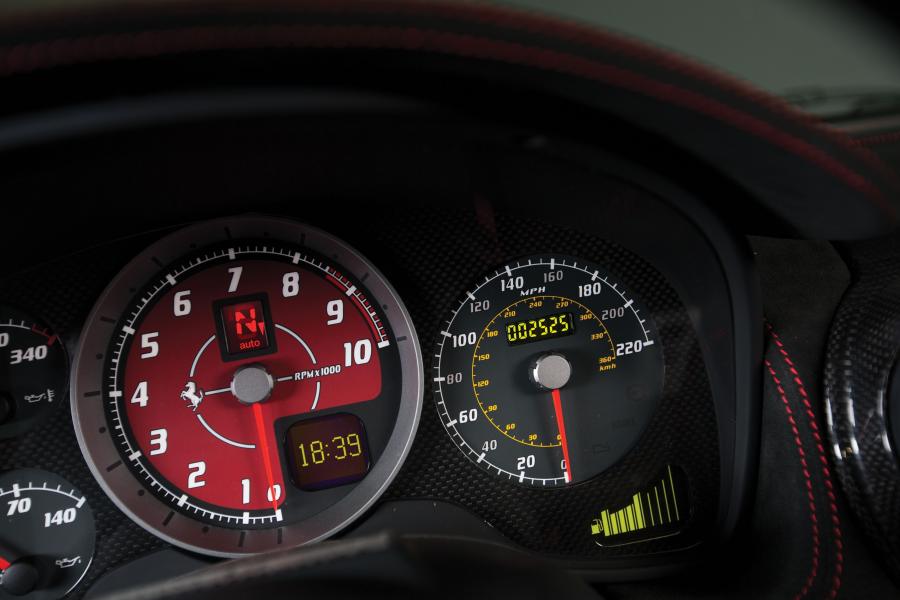 Панель приборов Ferrari F430 Scuderia Spider 16M 2008 года  (NA) (фото 24 из 29)